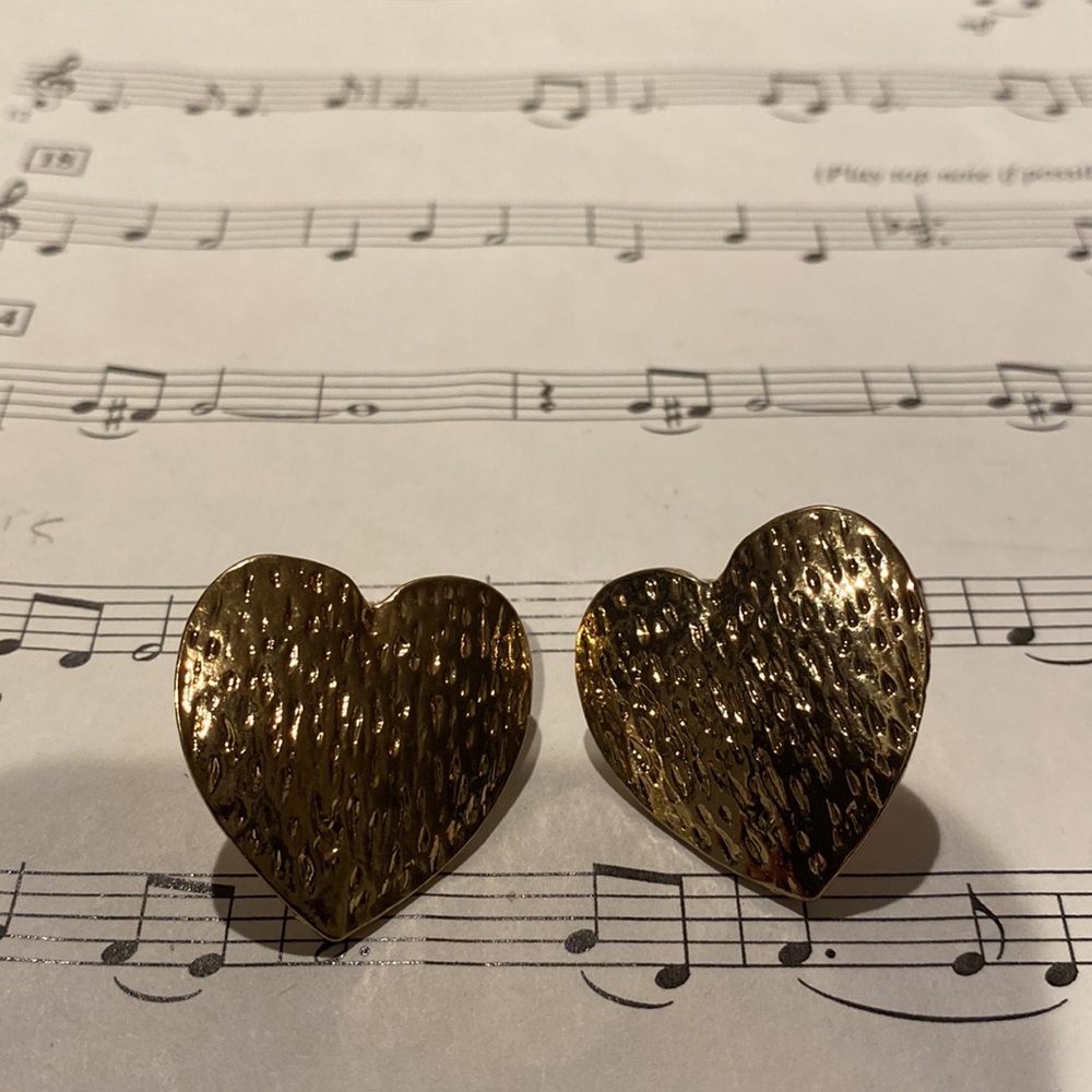 Gold Tone heart earrings - Picture 3 of 6
